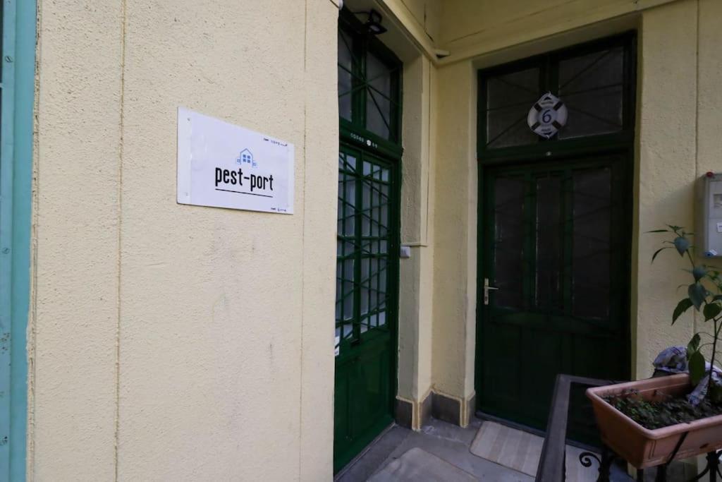 Pest-Port Private Apartment Room-6 Budapest Exterior foto